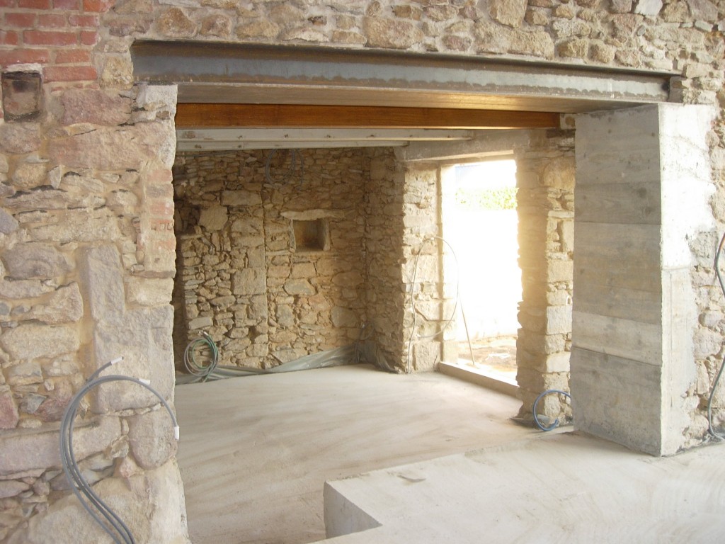 Ouverture de mur en pierre, en béton à Mirande